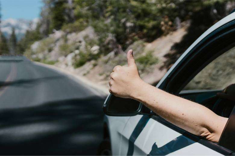 Firmenwagen im Urlaub: Richtige Versteuerung und Fahrtenbuch-Tipps