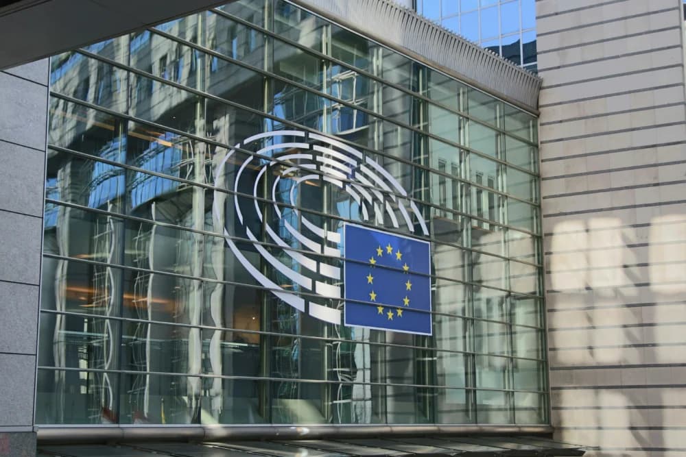 Firmenwagen Besteuerung in der EU: Verbrenner stehen auf dem Abstellgleis